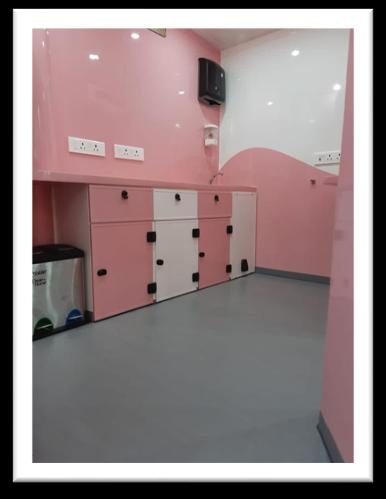 Centre cabin of the mobile screening unit